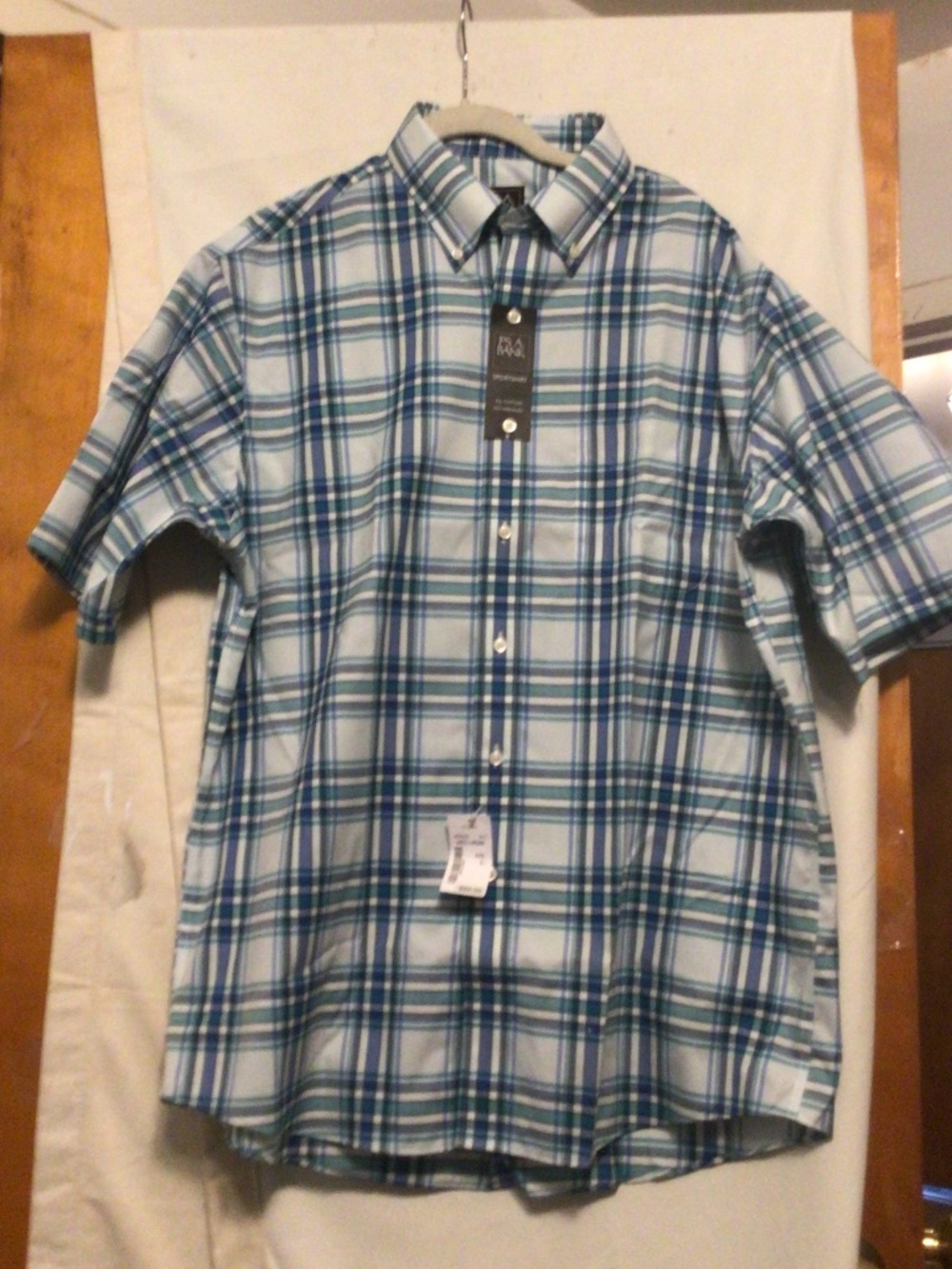 Jos A Banks Sport shirt 100% cotton button down  No wrinkle SZ L NWT